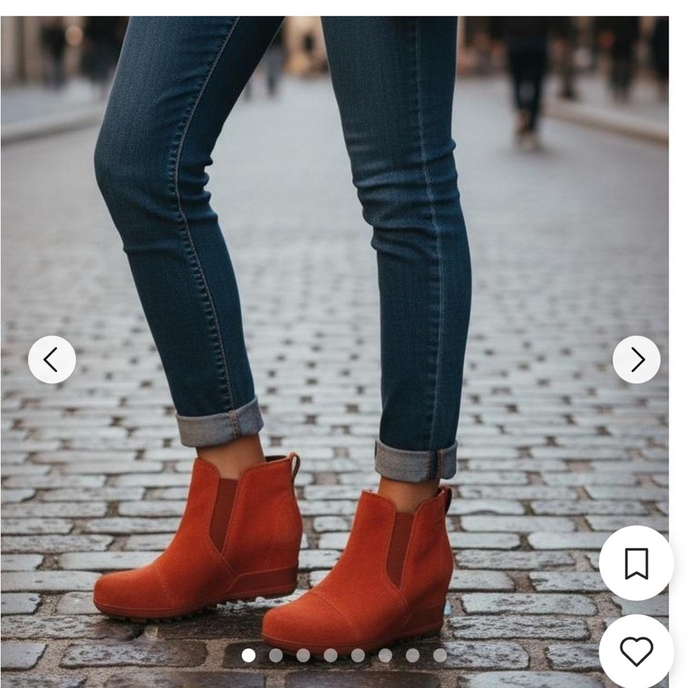 Sorel Evie Women's Ankle Boots in Burnt Red